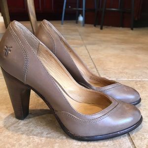 Frye tan leather heels